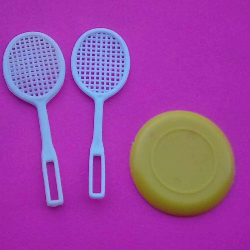 Barbie Doll size house summer beach accessories 80s